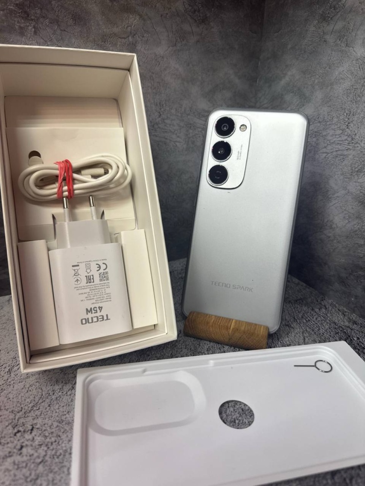 Мобильный телефон Tecno Spark 40 pro + 8\256