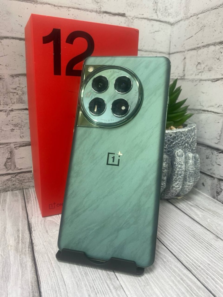 One Plus 12 16/512 GB