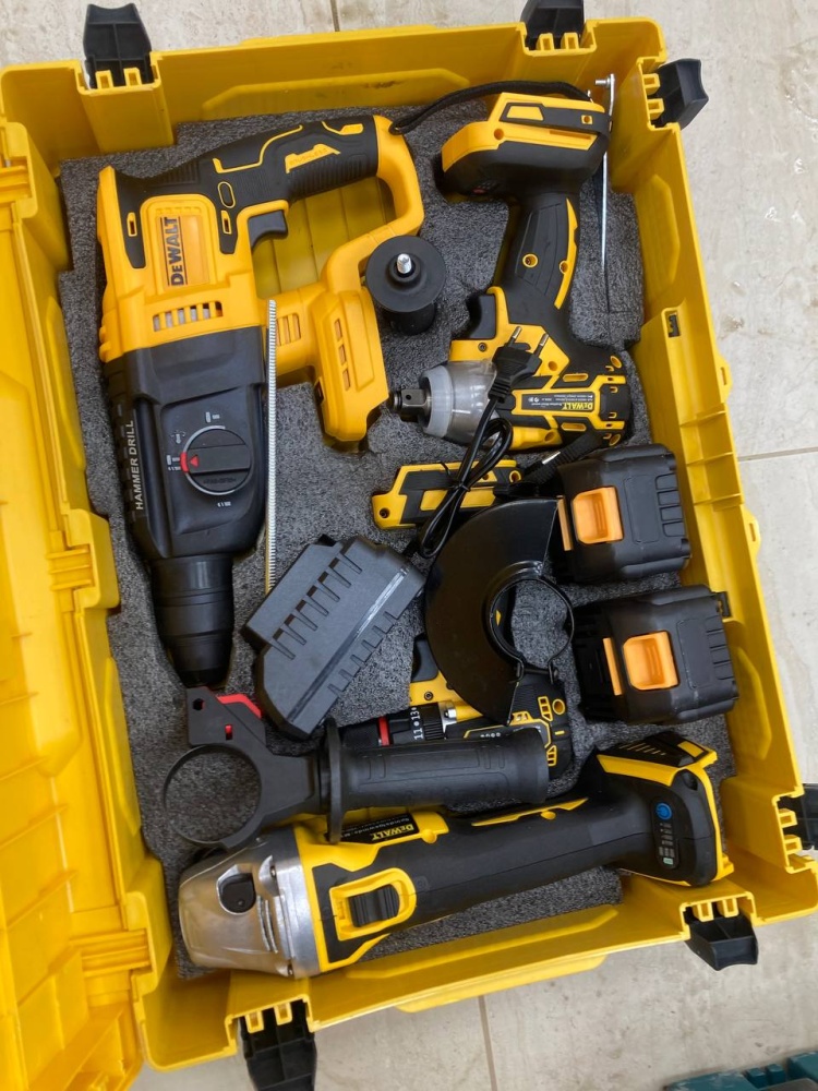 Набор инструментов 4в1