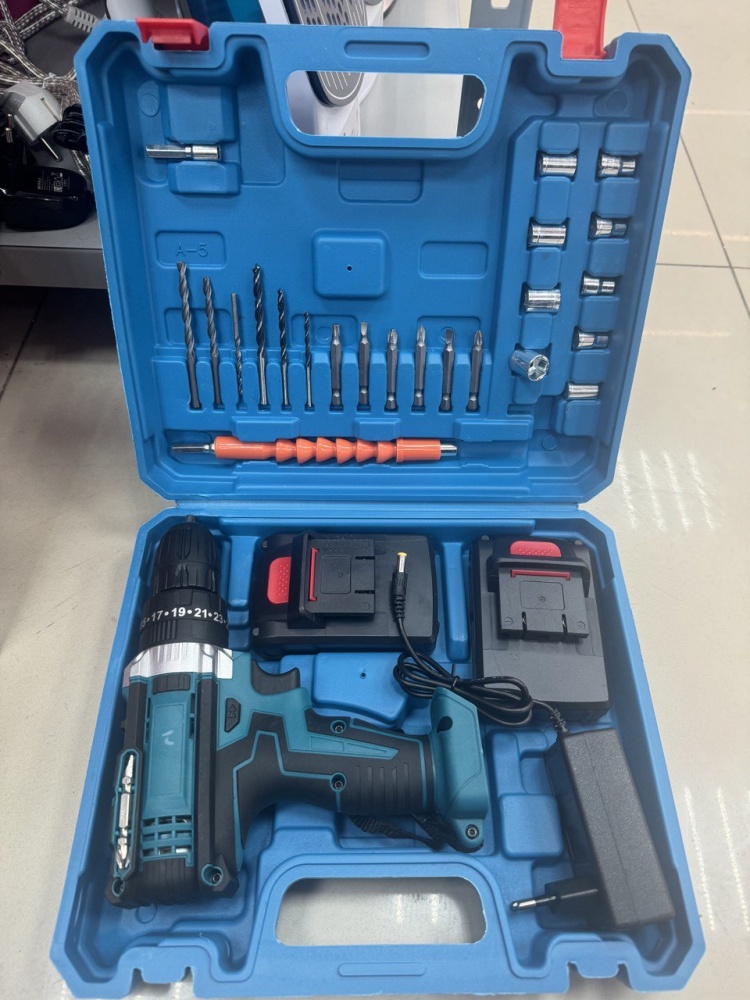 Шуруповерт MAKITA